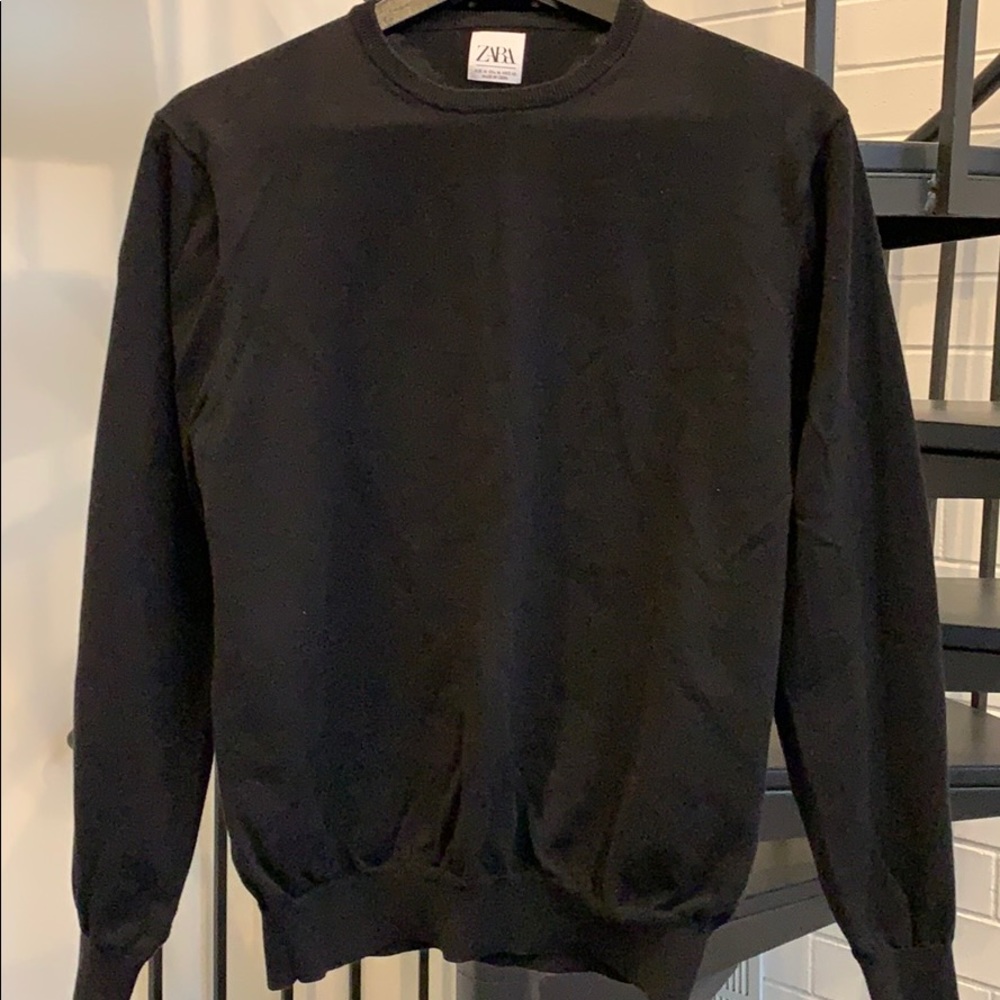 Zara men’s black crew neck sweater